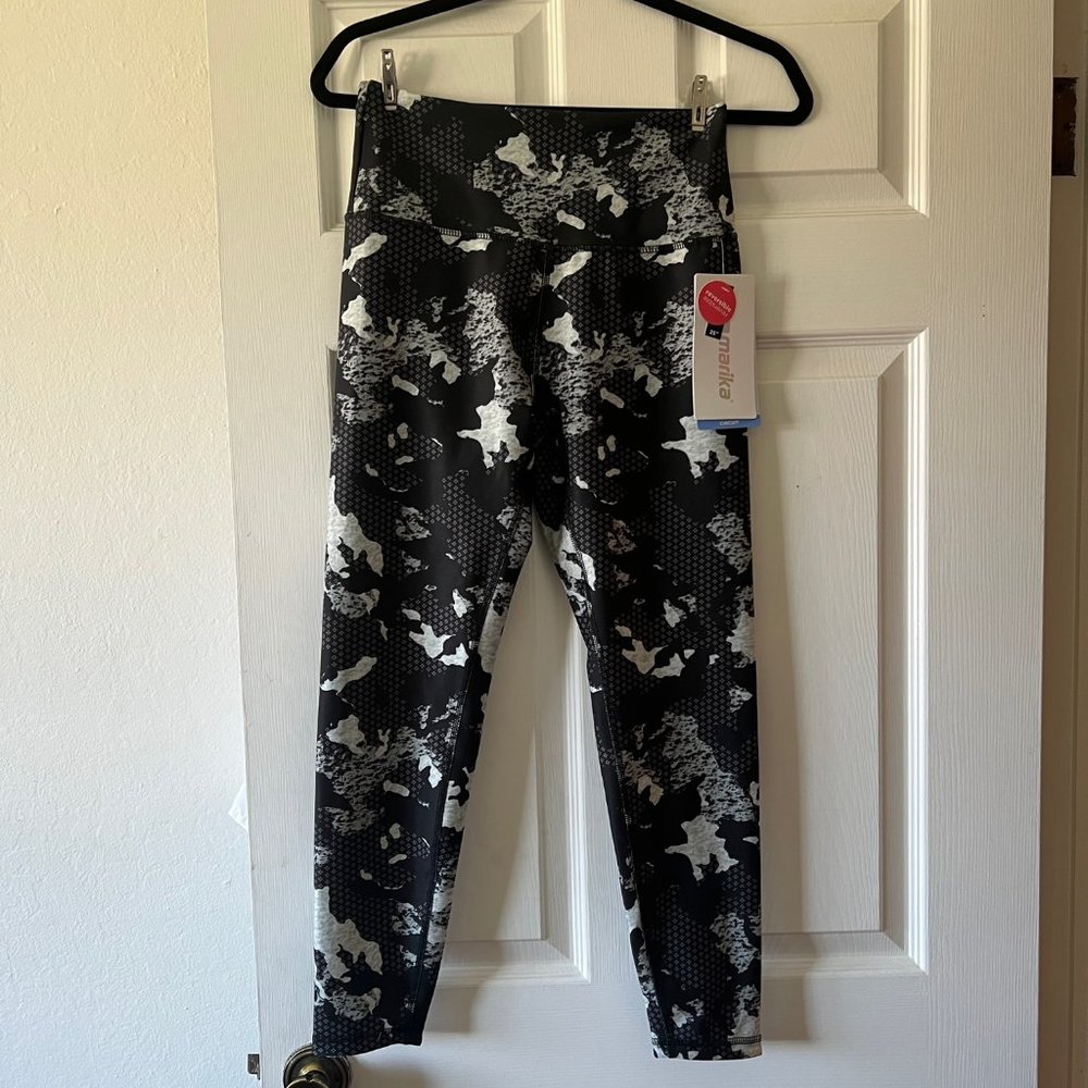 Marika Reversible leggings NWT medium
